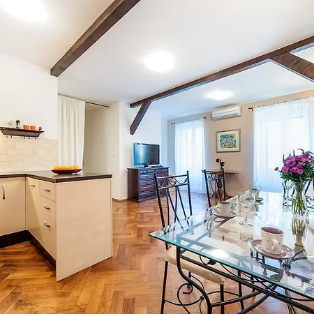 Heart Of The City Apartment *