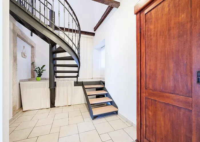 アパート Heart Of The シベニク